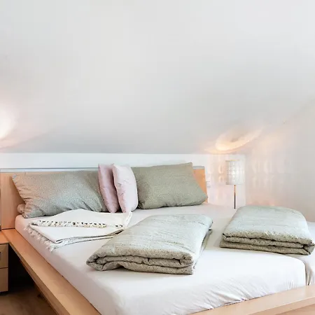 In Der Weinig شقة *